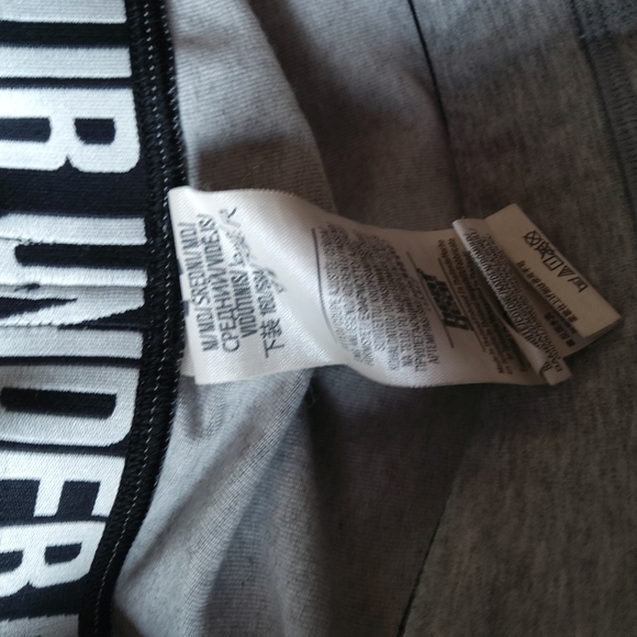 UNDER ARMOUR heatgear cropped  pants medium - Picture 7 of 7
